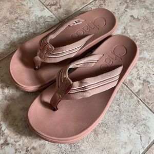 Chacos chillos flip flop women size 7